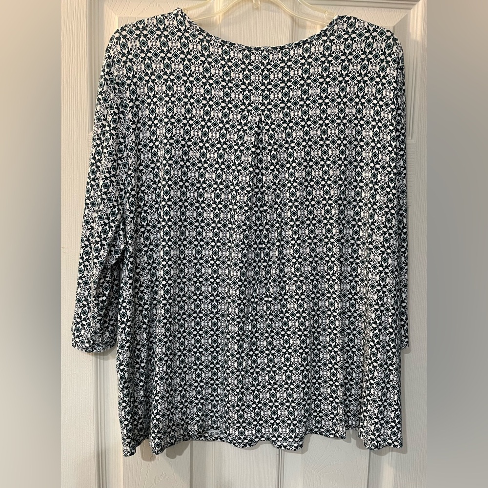 J. Jill Black Green and White Patterned Top - Picture 3 of 8
